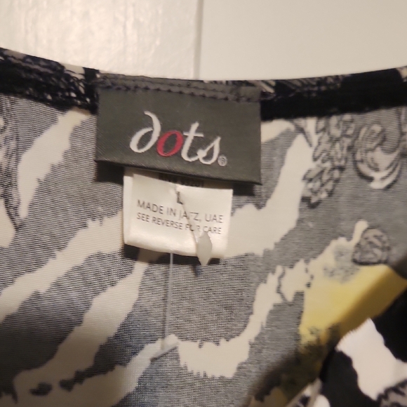 Chic Zebra Print Floral Cocktail Dress with Yellow Accent Waist Strap, Tie Back - Picture 2 of 5